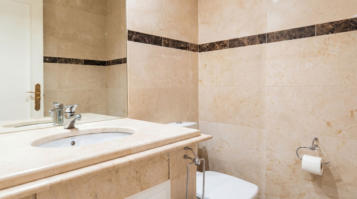 Appartement te koop in Nueva Andalucía | 2 slaapkamers H5448214