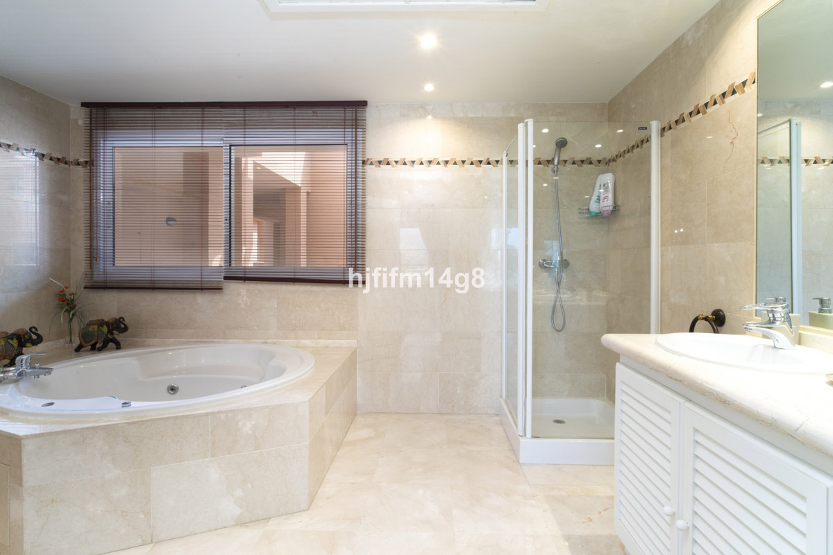 Appartement te koop in Nueva Andalucía | 4 slaapkamers H5448466