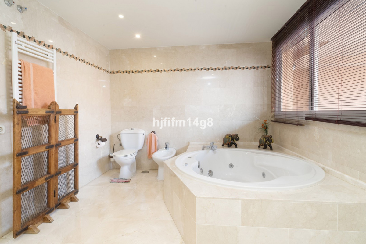 Appartement te koop in Nueva Andalucía | 4 slaapkamers H5448466