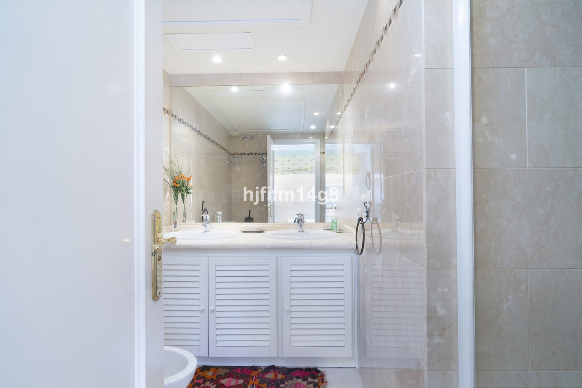 Appartement te koop in Nueva Andalucía | 4 slaapkamers H5448466