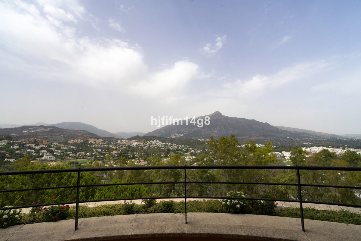 Appartement te koop in Nueva Andalucía | 4 slaapkamers H5448466