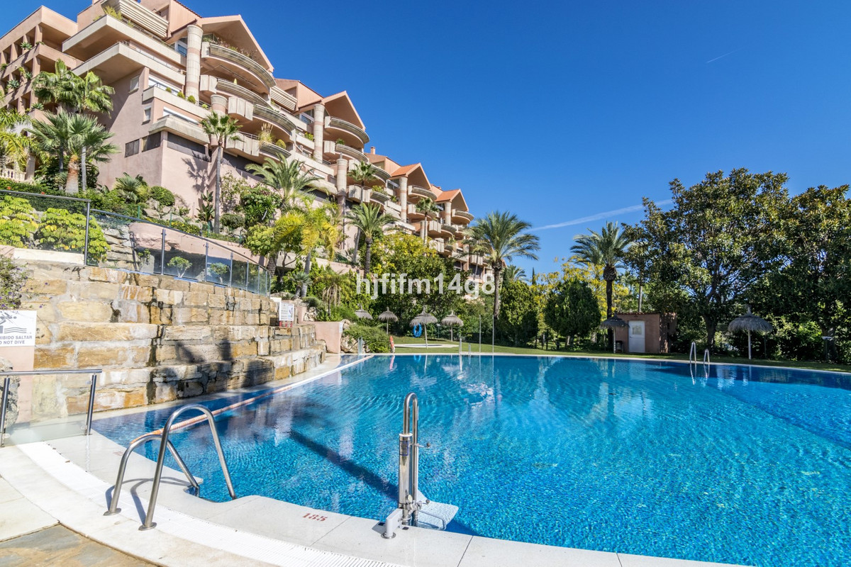 Appartement te koop in Nueva Andalucía | 4 slaapkamers H5448466