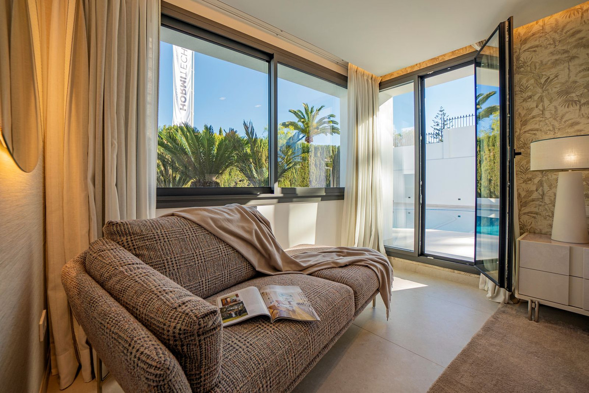 Appartement te koop in Nueva Andalucía | 4 slaapkamers H5449924