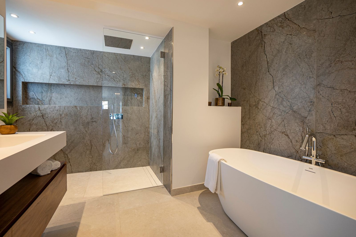 Appartement te koop in Nueva Andalucía | 4 slaapkamers H5449924