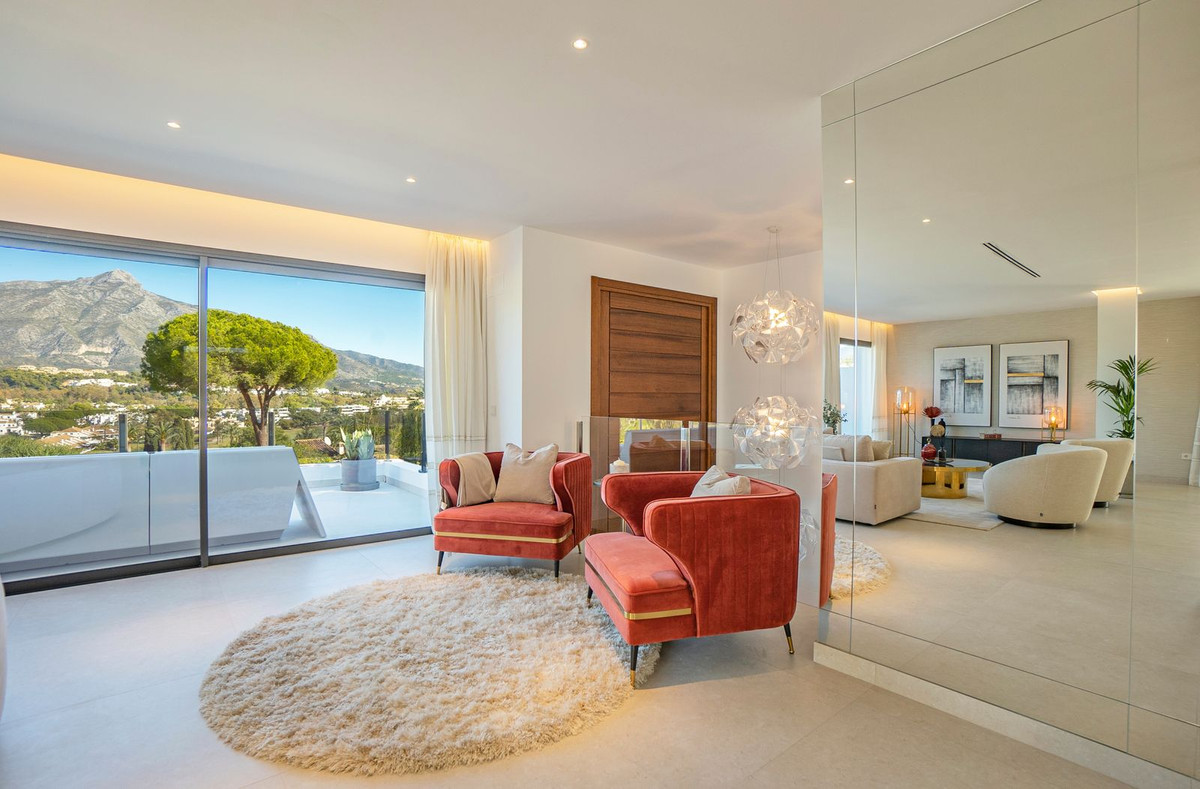 Appartement te koop in Nueva Andalucía | 4 slaapkamers H5449924