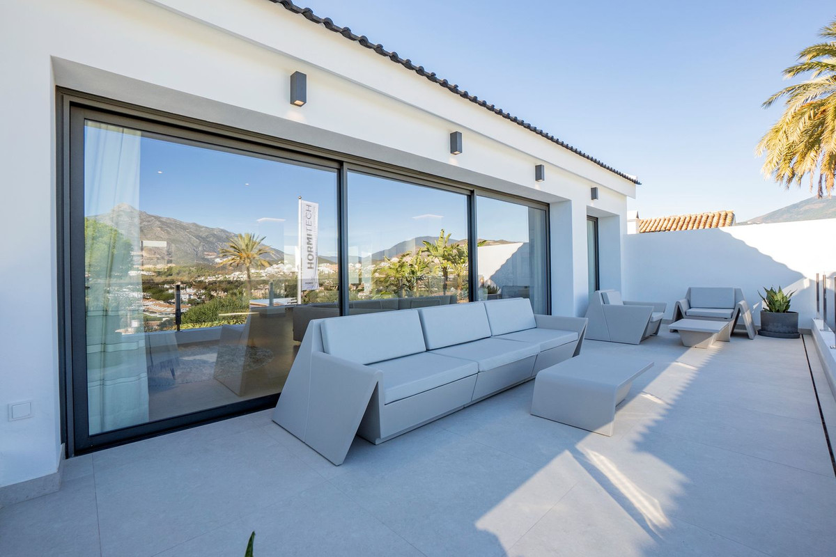 Appartement te koop in Nueva Andalucía | 4 slaapkamers H5449924