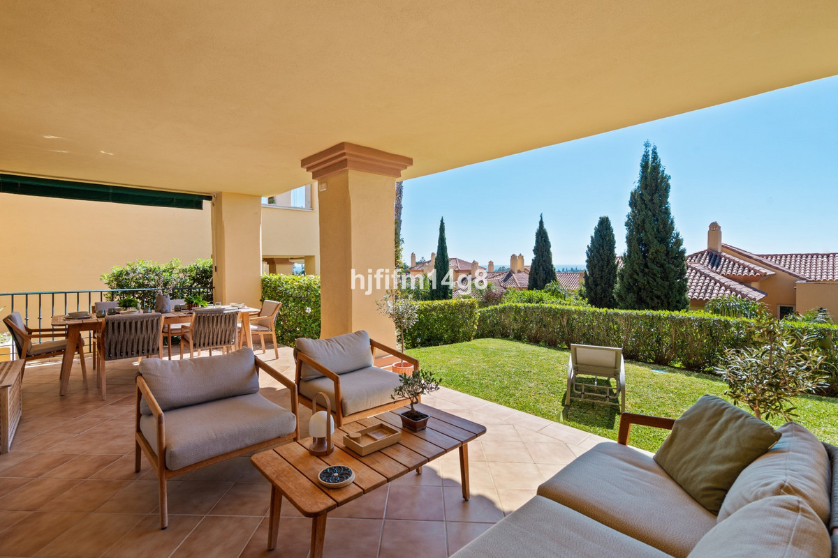 Appartement te koop in Nueva Andalucía | 2 slaapkamers H5449960