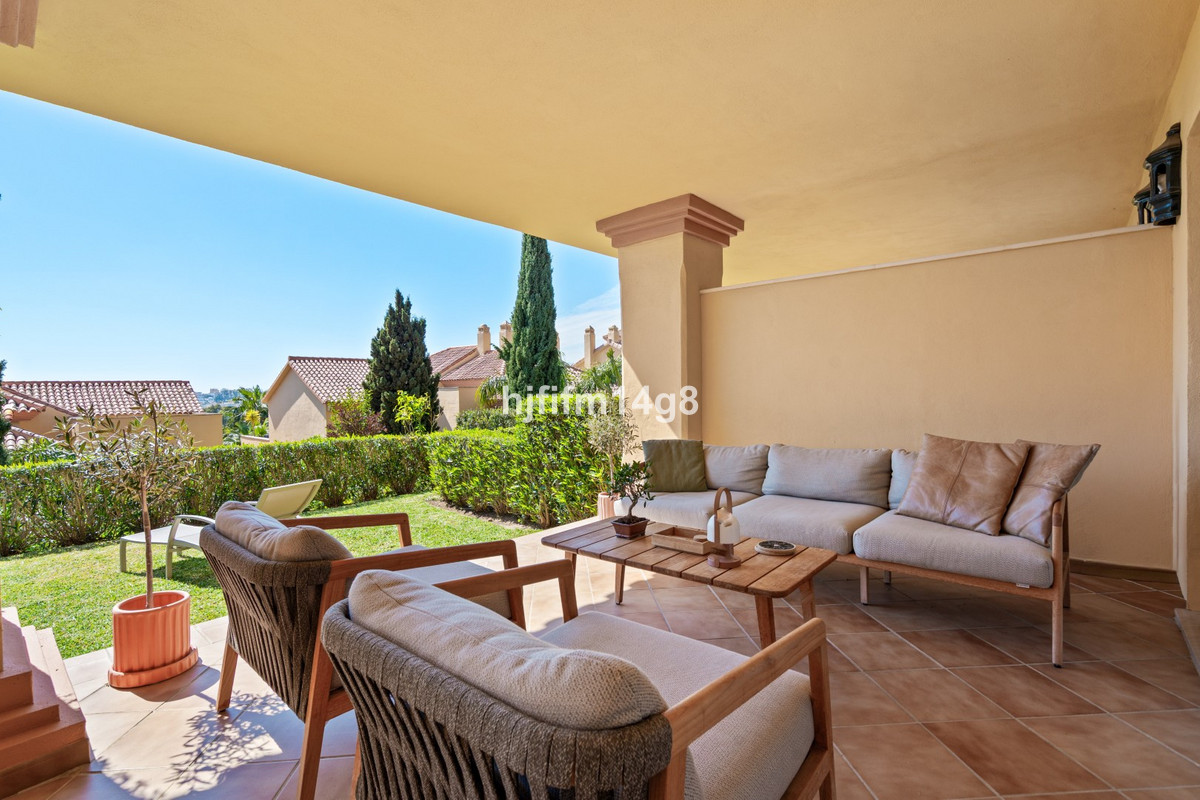 Appartement te koop in Nueva Andalucía | 2 slaapkamers H5449960
