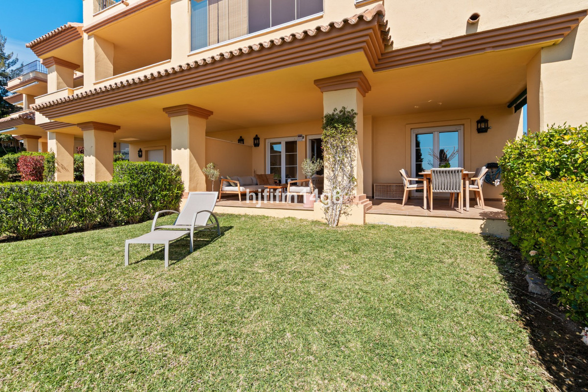 Appartement te koop in Nueva Andalucía | 2 slaapkamers H5449960