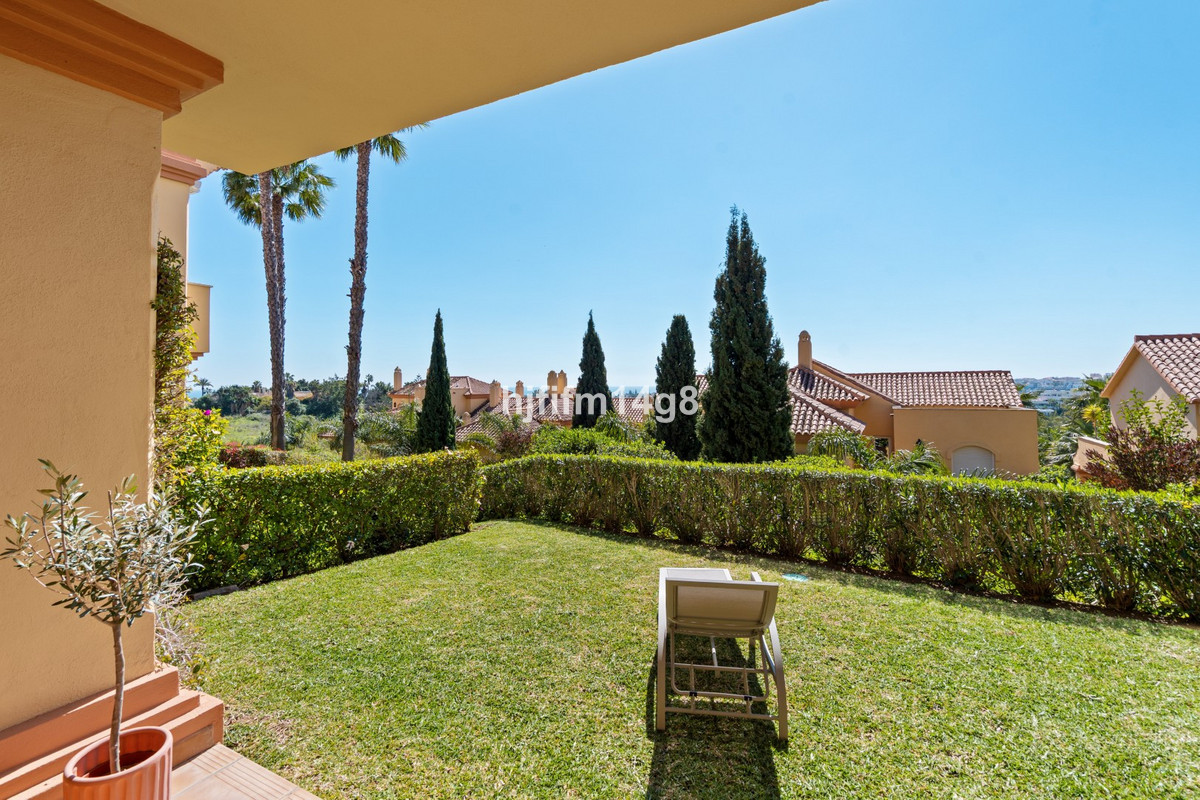 Appartement te koop in Nueva Andalucía | 2 slaapkamers H5449960