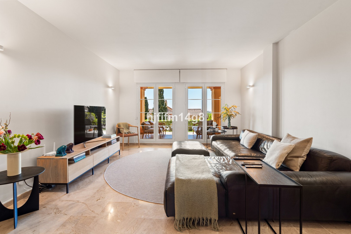 Appartement te koop in Nueva Andalucía | 2 slaapkamers H5449960