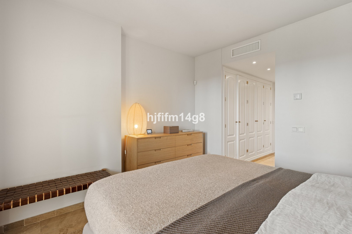 Appartement te koop in Nueva Andalucía | 2 slaapkamers H5449960