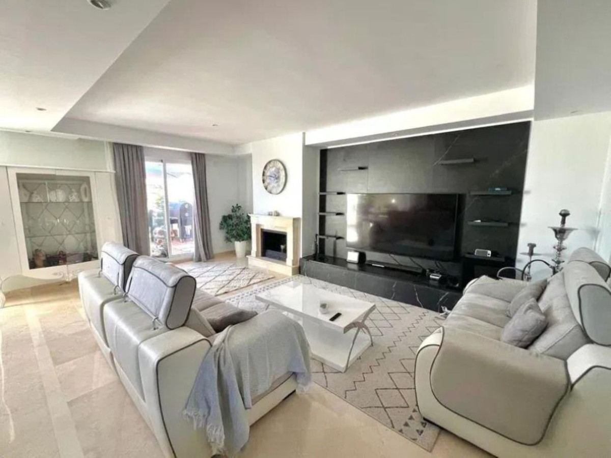 Appartement te koop in Nueva Andalucía | 3 slaapkamers H5450500