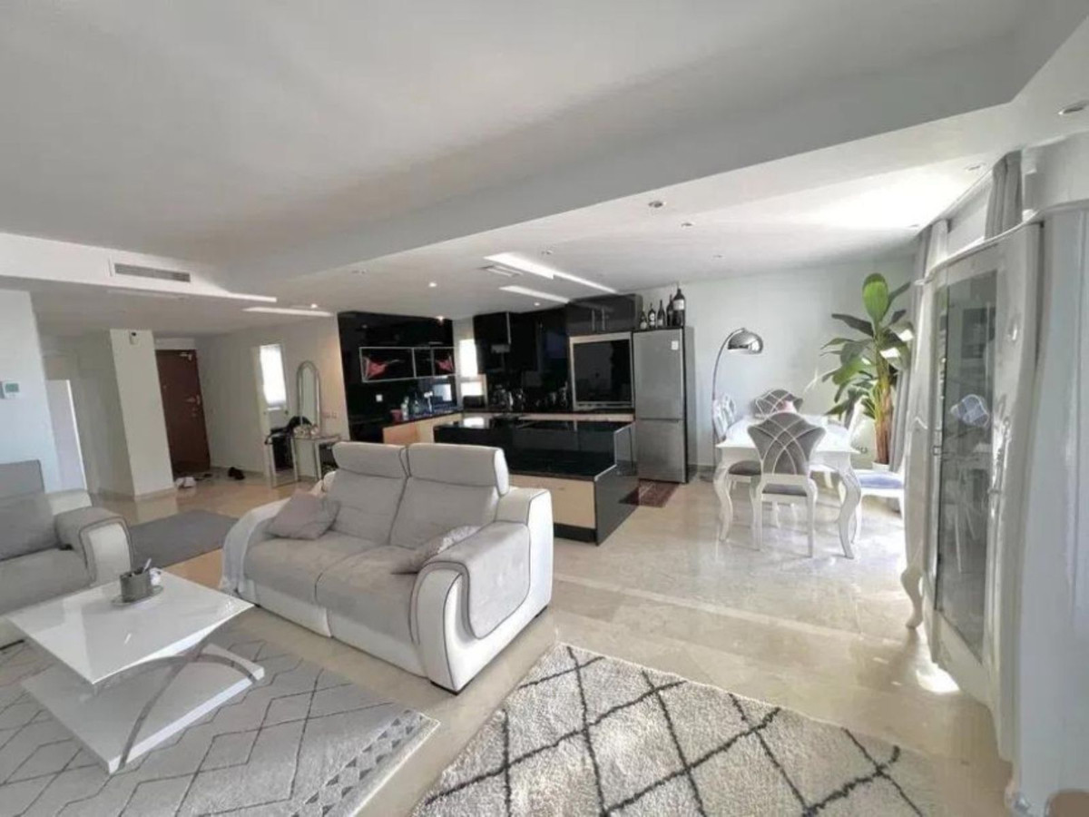 Appartement te koop in Nueva Andalucía | 3 slaapkamers H5450500