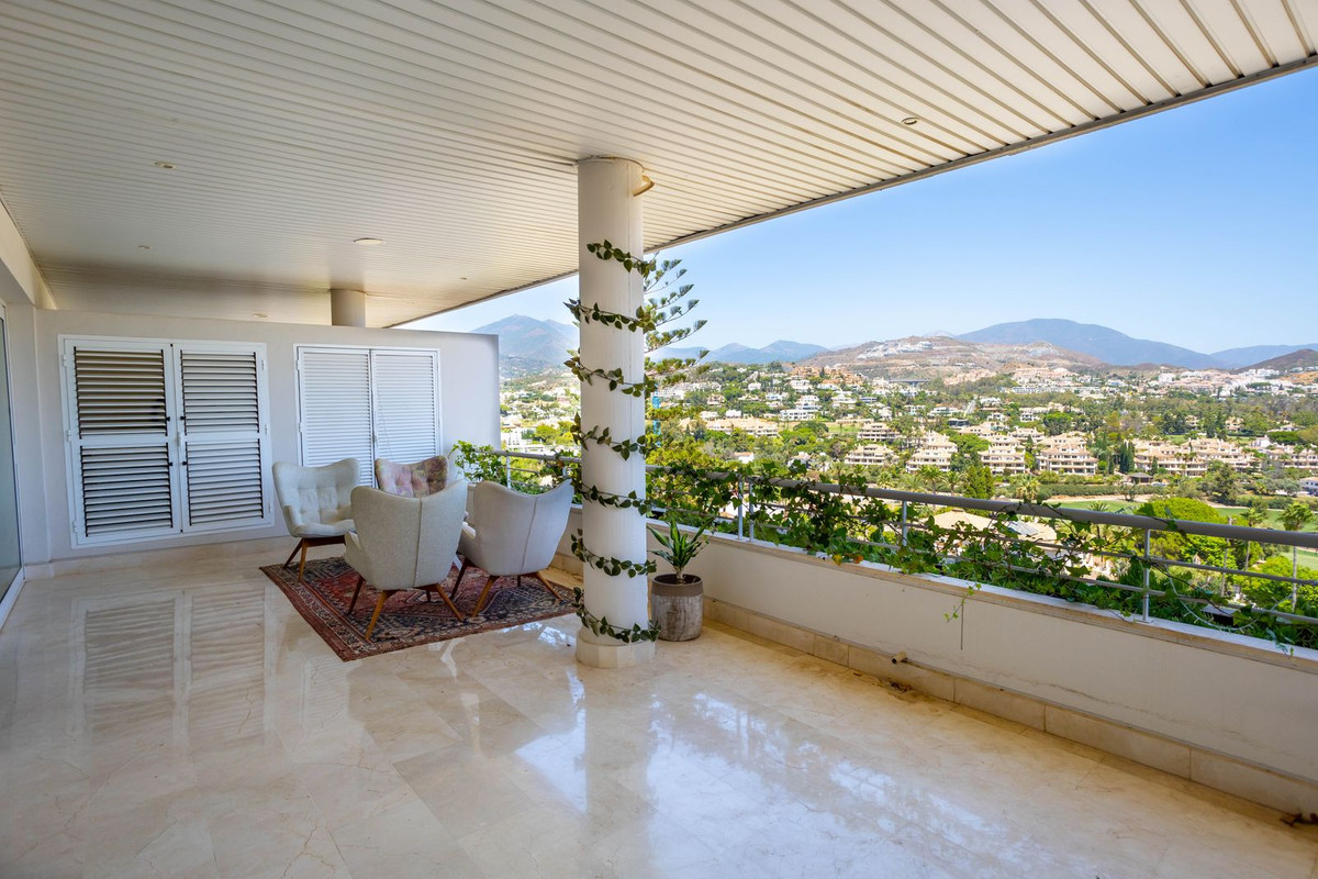 Appartement te koop in Nueva Andalucía | 2 slaapkamers H5457385