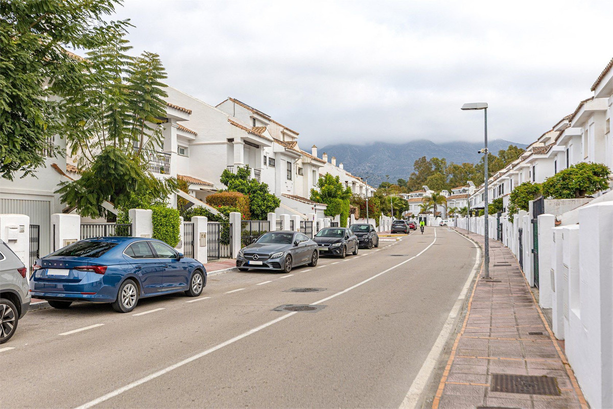 Appartement te koop in Nueva Andalucía | 2 slaapkamers H5457781