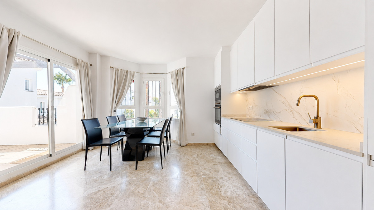 Appartement te koop in Nueva Andalucía | 3 slaapkamers H5459800