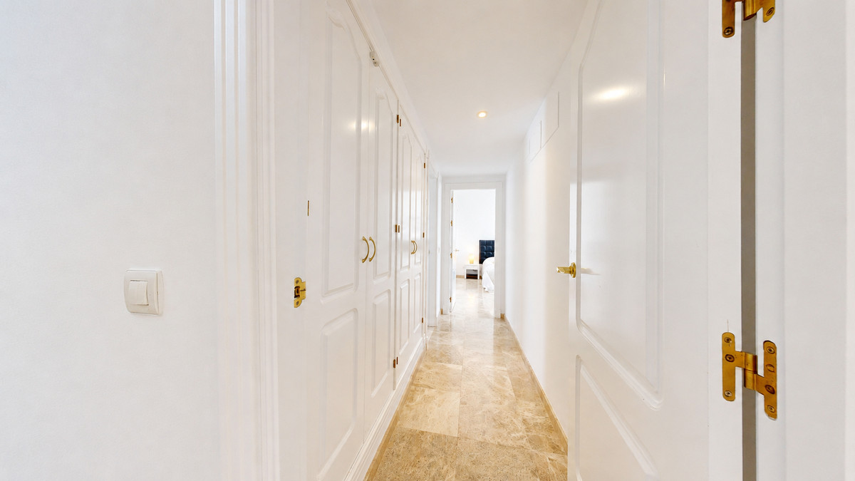 Appartement te koop in Nueva Andalucía | 3 slaapkamers H5459800