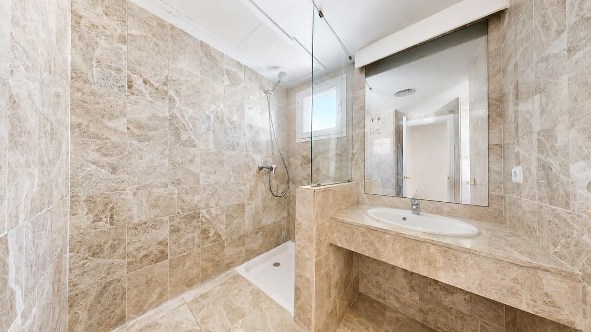 Appartement te koop in Nueva Andalucía | 3 slaapkamers H5459800