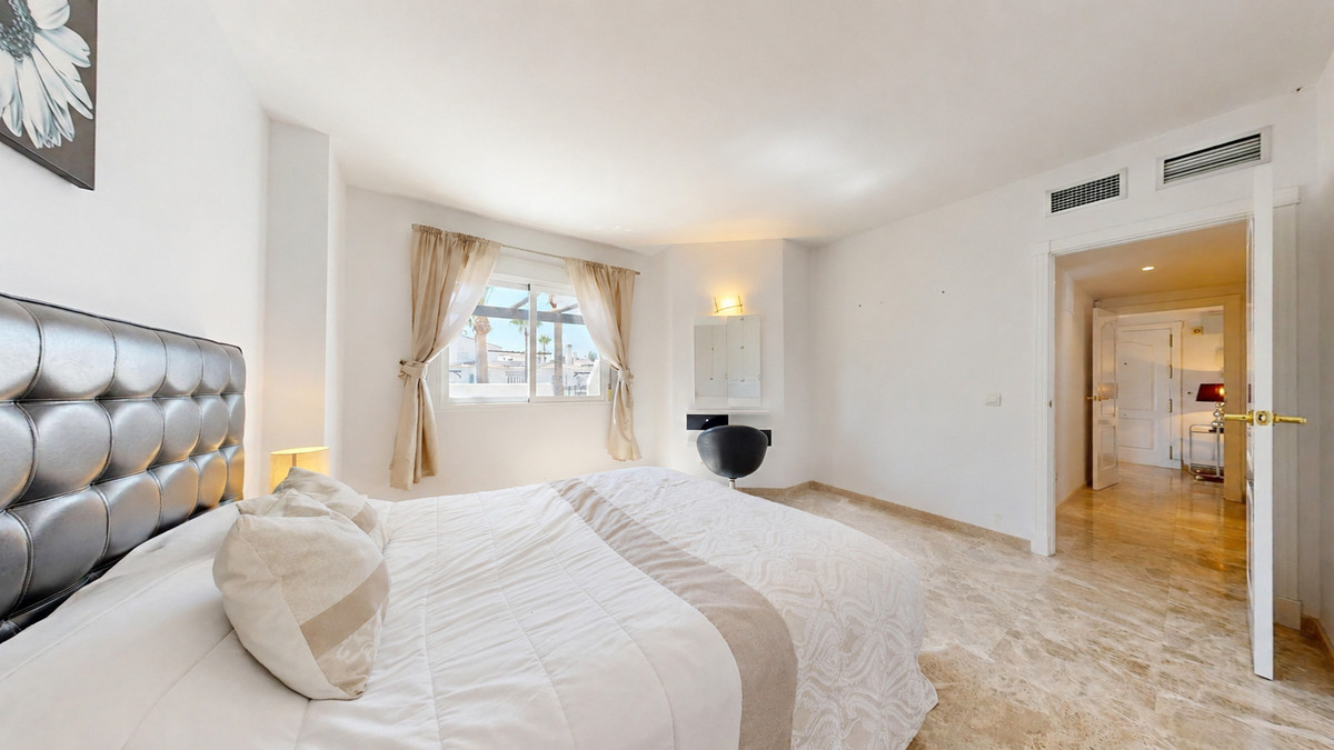 Appartement te koop in Nueva Andalucía | 3 slaapkamers H5459800