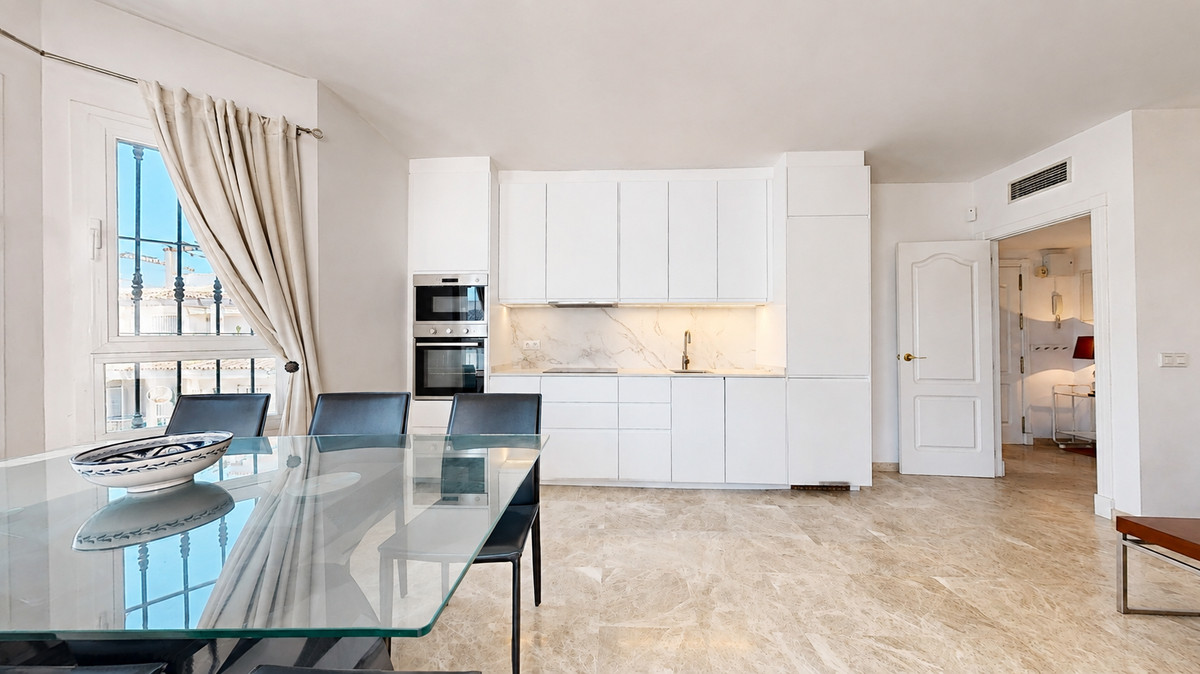 Appartement te koop in Nueva Andalucía | 3 slaapkamers H5459800