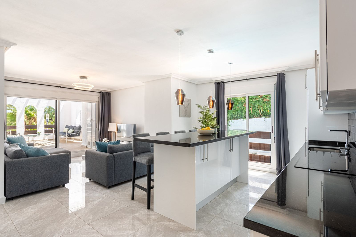 Appartement te koop in Nueva Andalucía | 3 slaapkamers H5460895