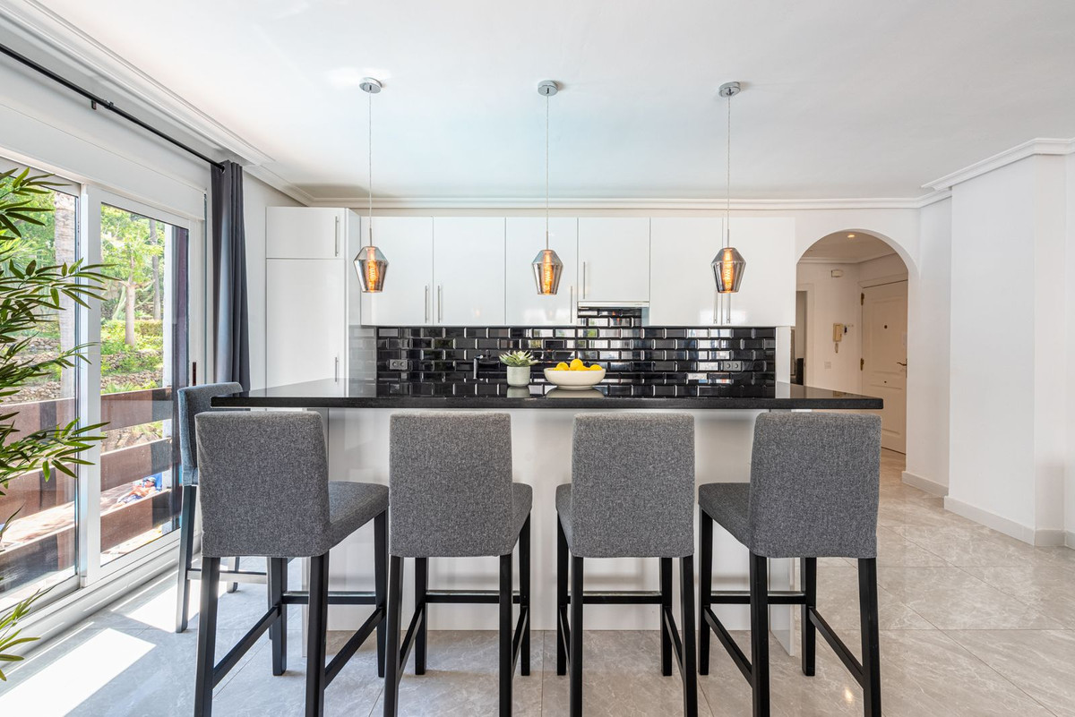 Appartement te koop in Nueva Andalucía | 3 slaapkamers H5460895