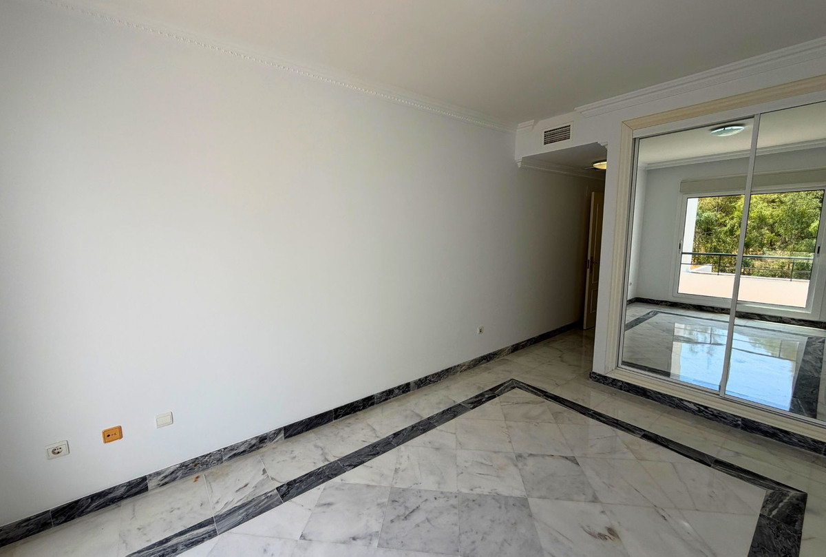 Appartement te koop in Nueva Andalucía | 2 slaapkamers H5461369