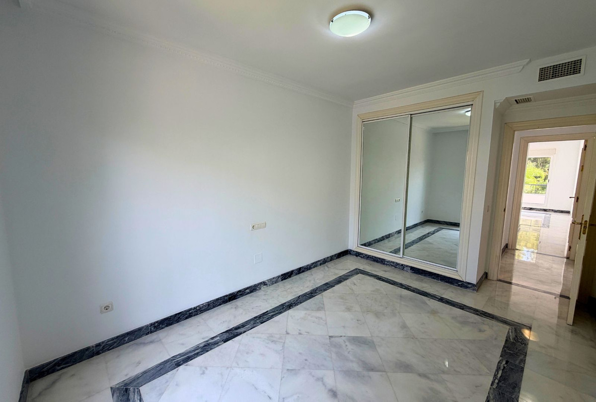 Appartement te koop in Nueva Andalucía | 2 slaapkamers H5461369