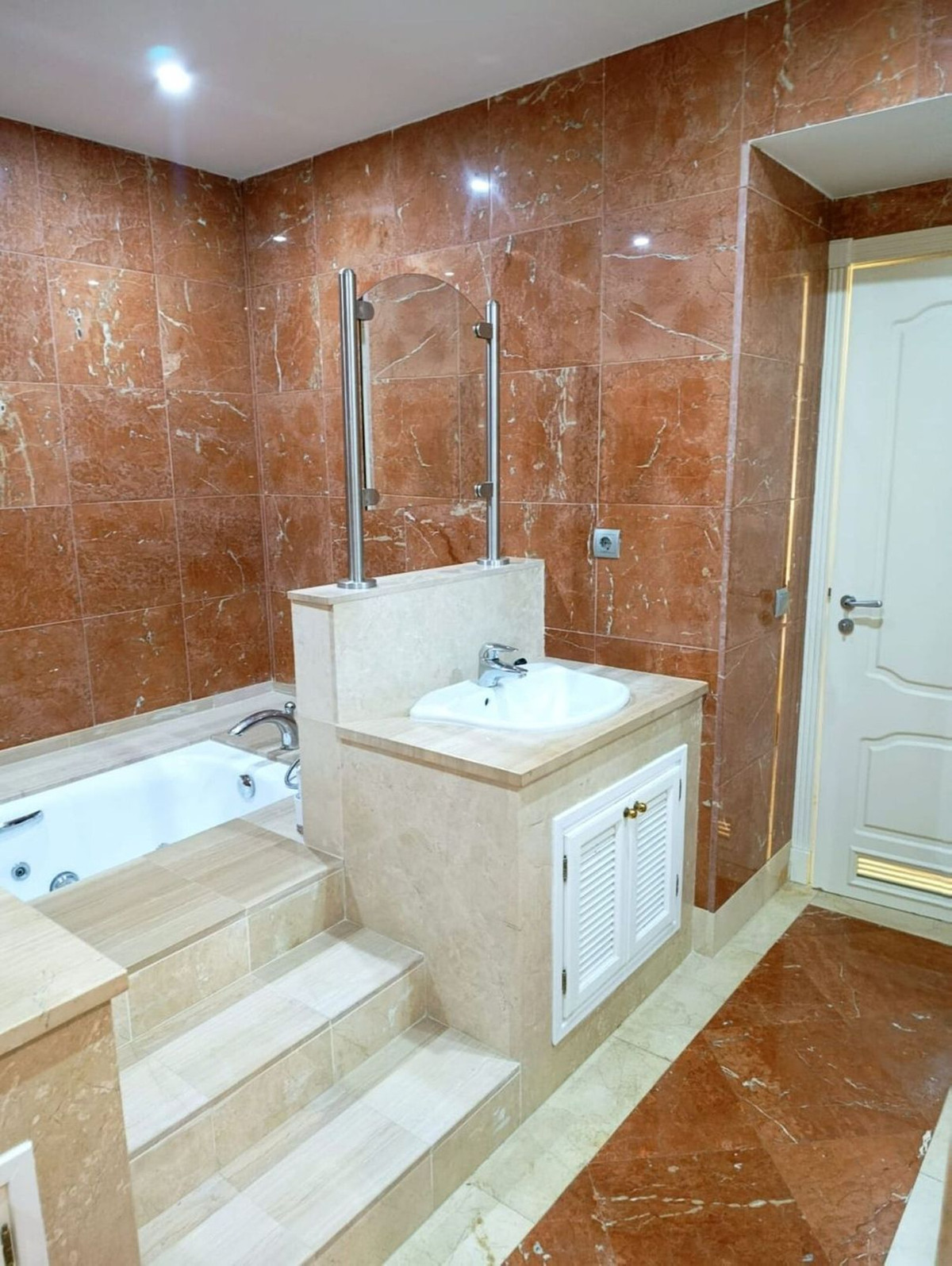 Appartement te koop in Nueva Andalucía | 3 slaapkamers H5461510