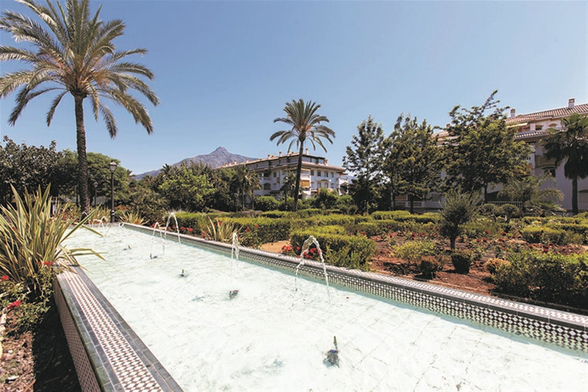 Appartement te koop in Nueva Andalucía | 2 slaapkamers H5461732