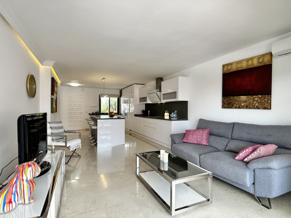 Appartement te koop in Nueva Andalucía | 2 slaapkamers H5461912