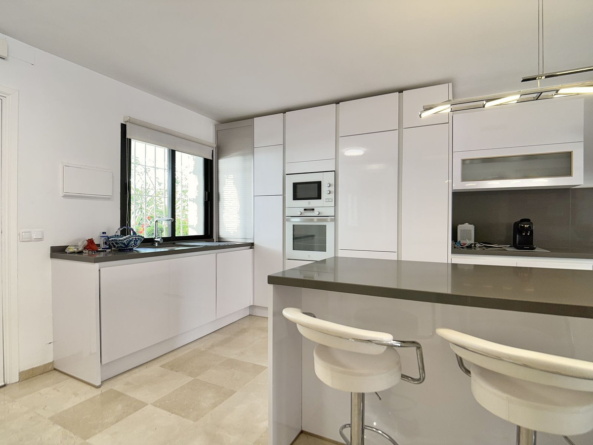 Appartement te koop in Nueva Andalucía | 2 slaapkamers H5461912