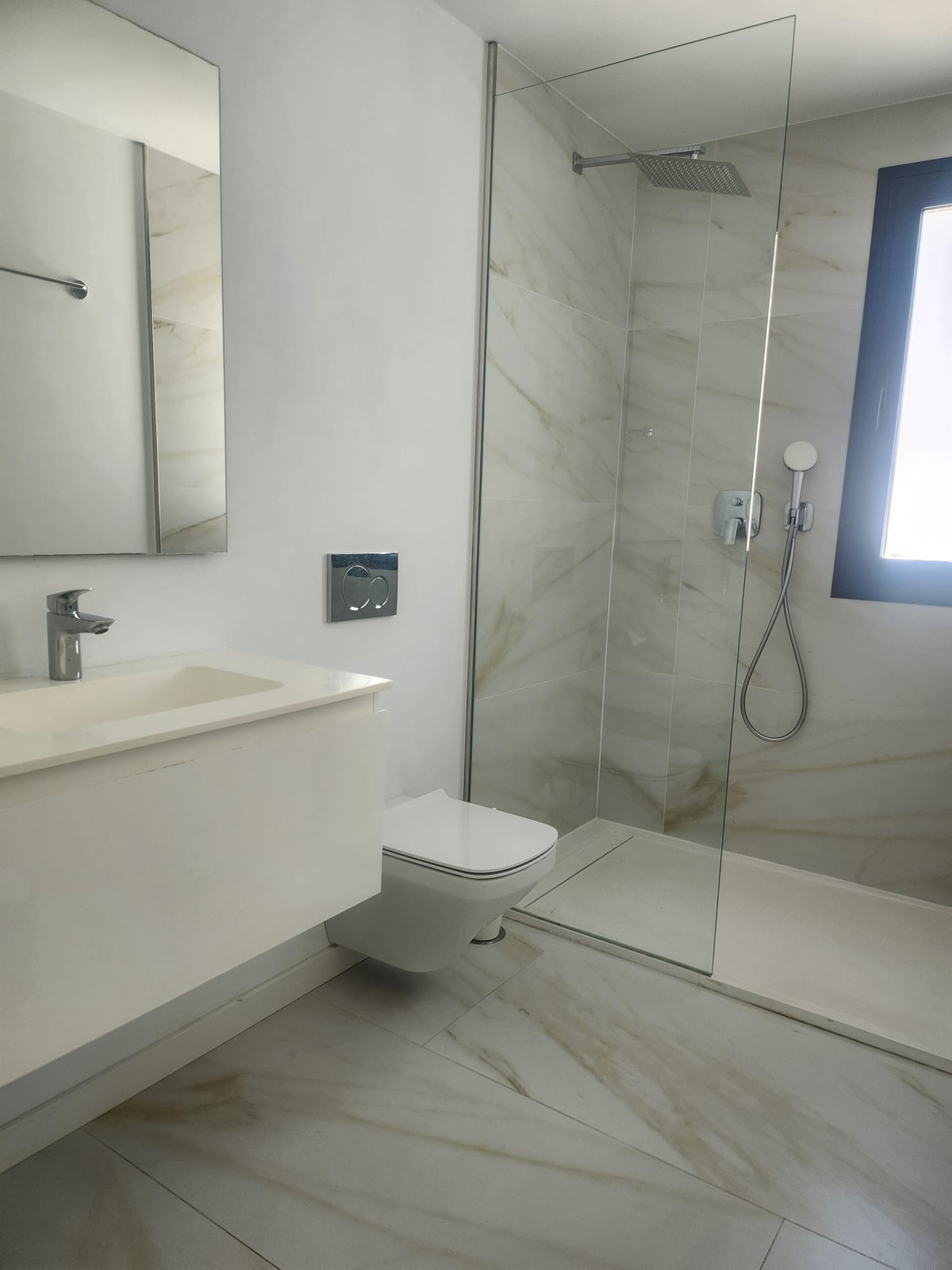 Appartement te koop in Nueva Andalucía | 3 slaapkamers H5463244