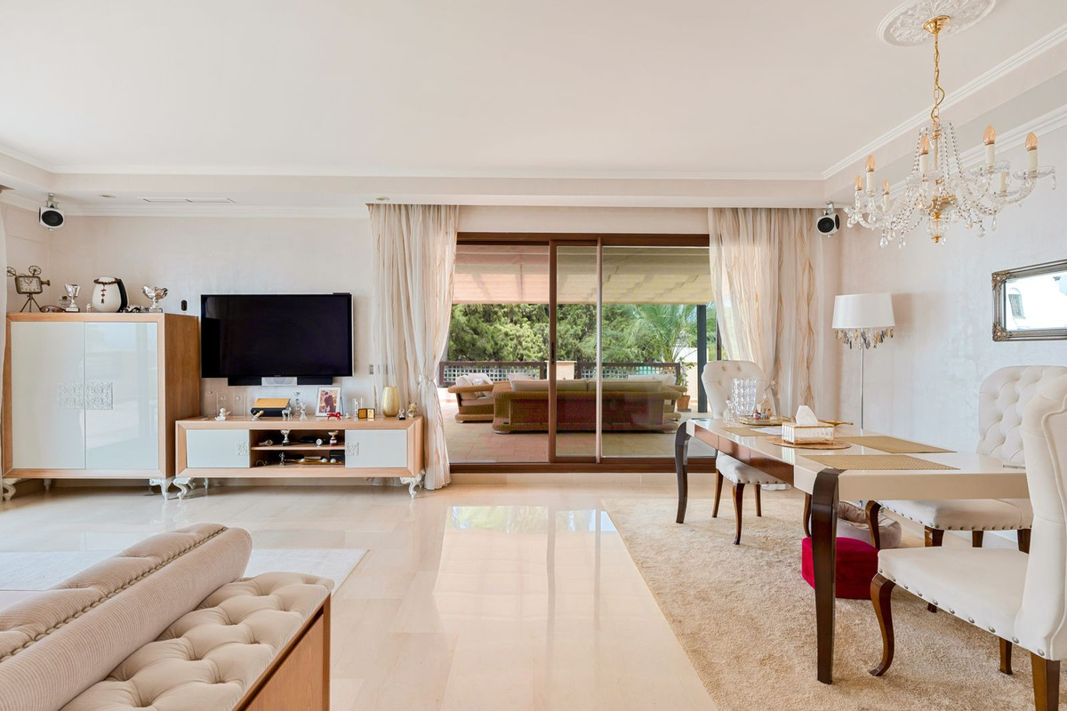 Appartement te koop in Nueva Andalucía | 2 slaapkamers H5467825