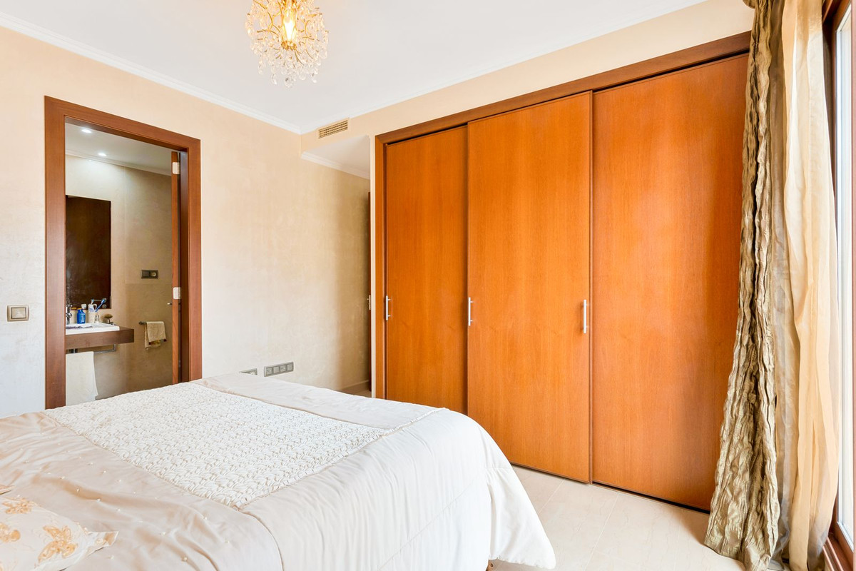 Appartement te koop in Nueva Andalucía | 2 slaapkamers H5467825