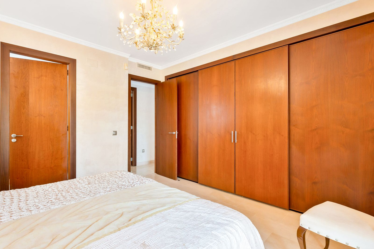 Appartement te koop in Nueva Andalucía | 2 slaapkamers H5467825