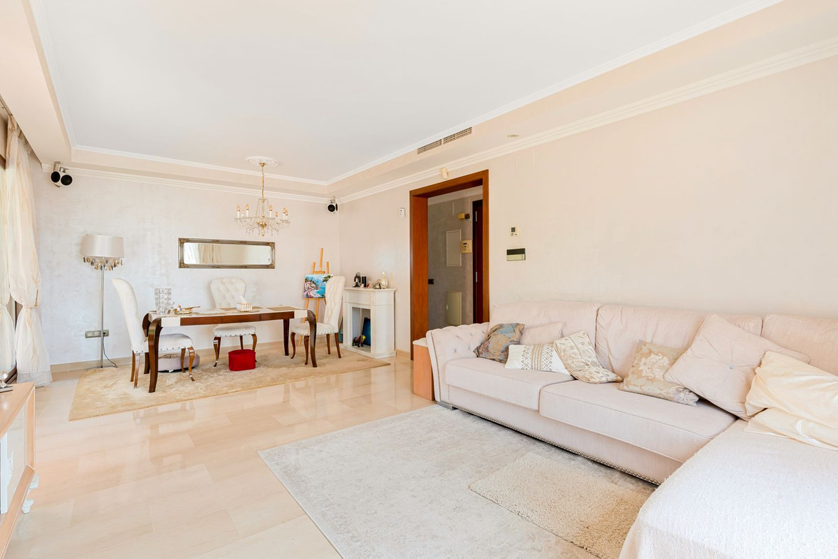 Appartement te koop in Nueva Andalucía | 2 slaapkamers H5467825
