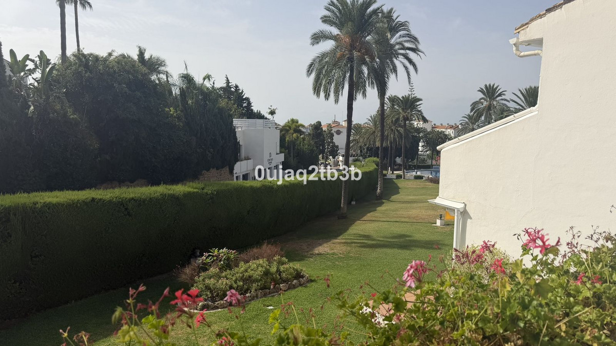 Appartement te koop in Nueva Andalucía | 2 slaapkamers H5468281