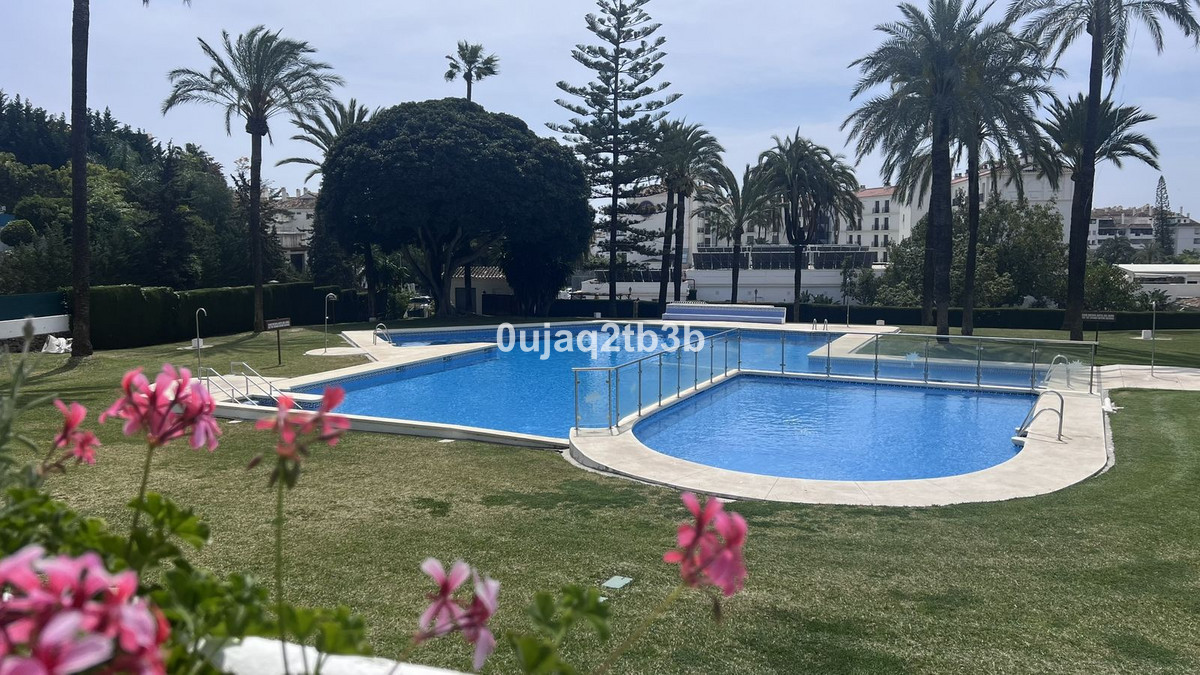 Appartement te koop in Nueva Andalucía | 2 slaapkamers H5468281