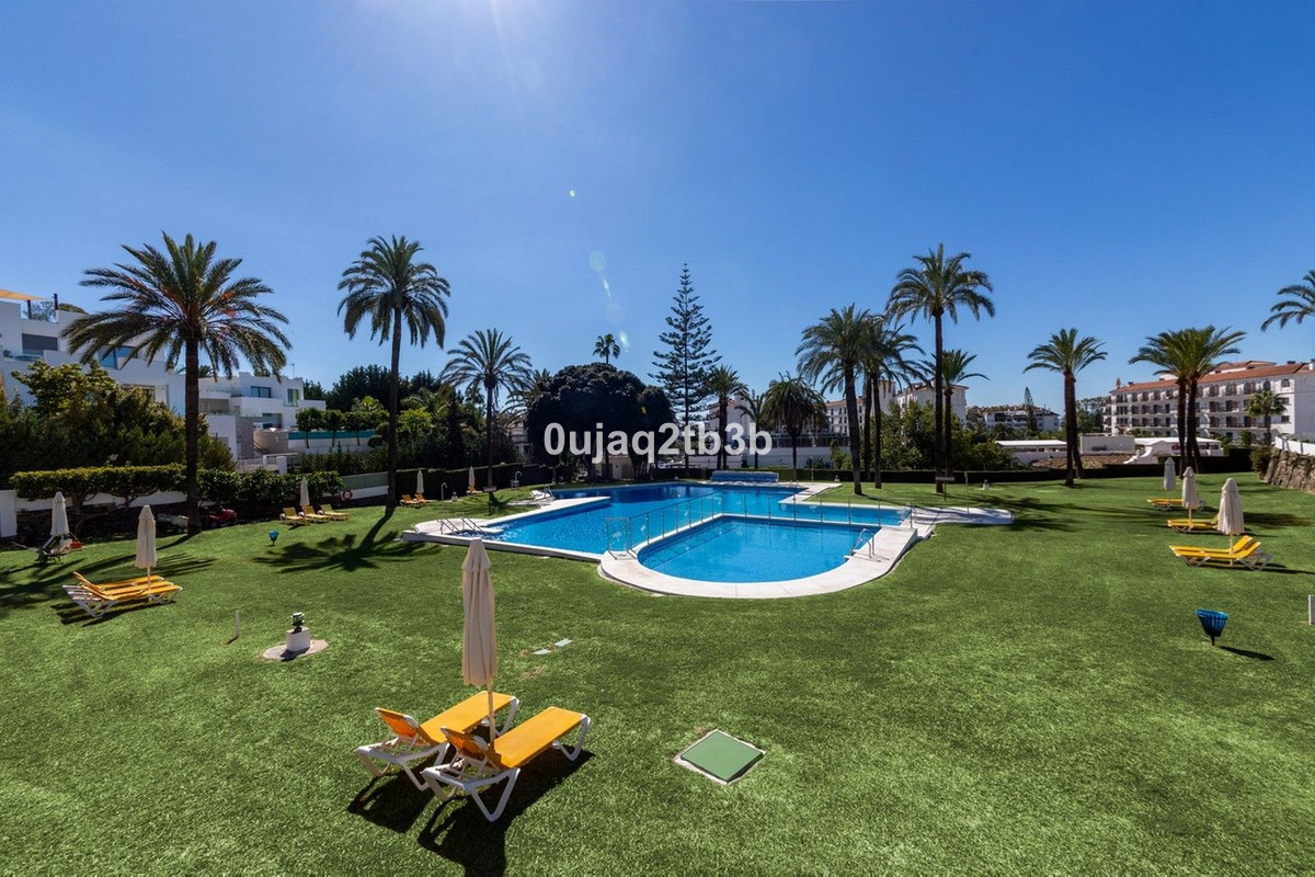 Appartement te koop in Nueva Andalucía | 2 slaapkamers H5468281
