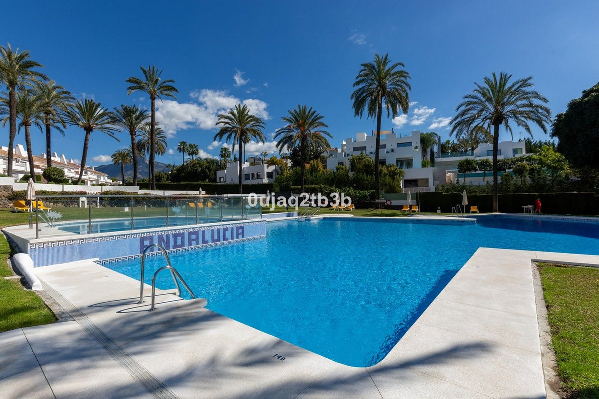 Appartement te koop in Nueva Andalucía | 2 slaapkamers H5468281
