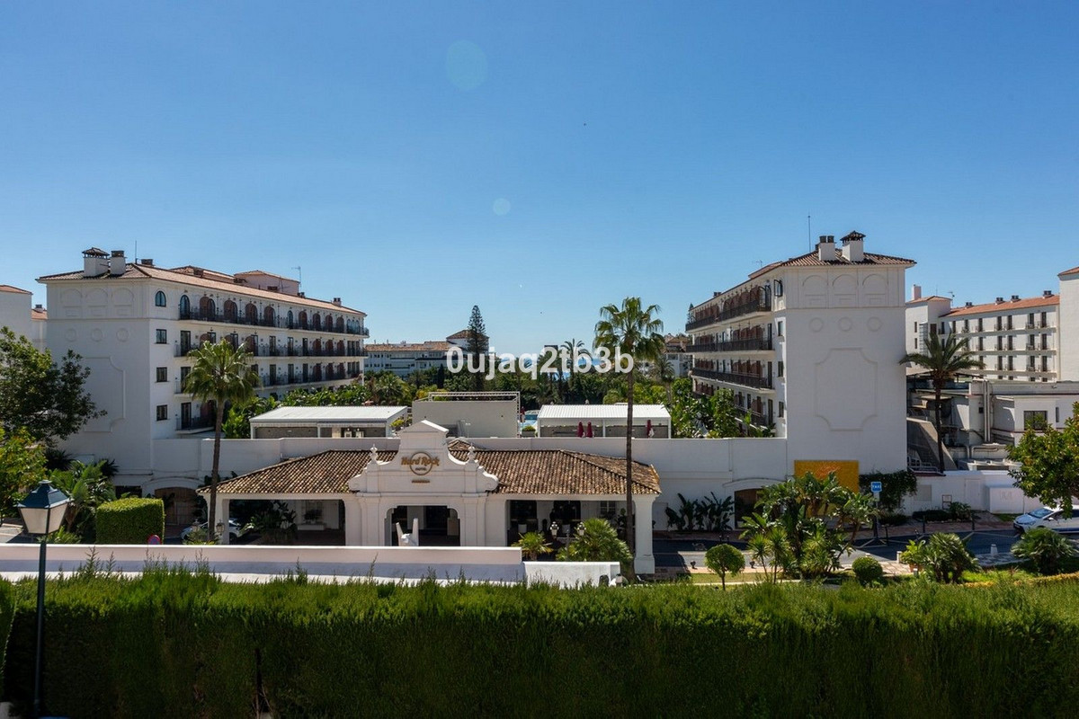 Appartement te koop in Nueva Andalucía | 2 slaapkamers H5468281