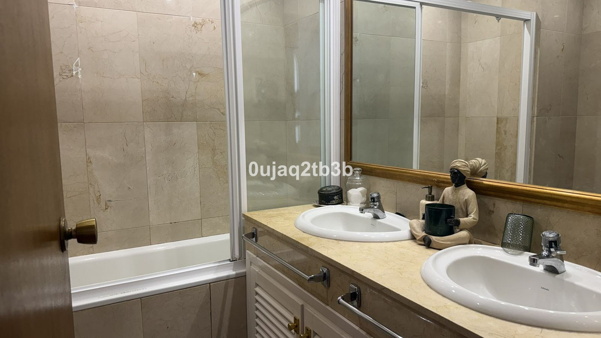 Appartement te koop in Nueva Andalucía | 2 slaapkamers H5468281