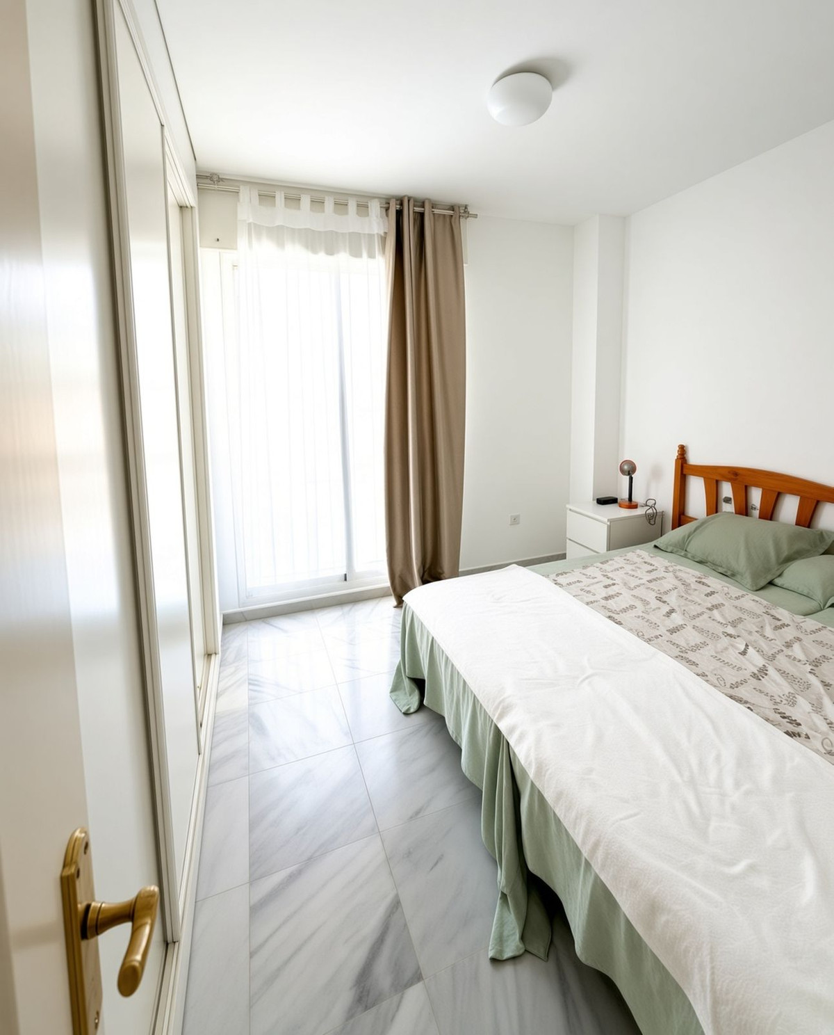 Appartement te koop in Nueva Andalucía | 2 slaapkamers H5468503