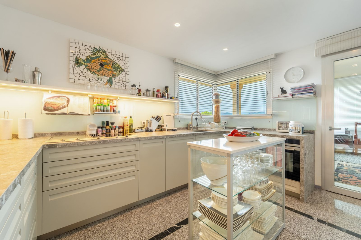 Appartement te koop in Nueva Andalucía | 5 slaapkamers H5470438