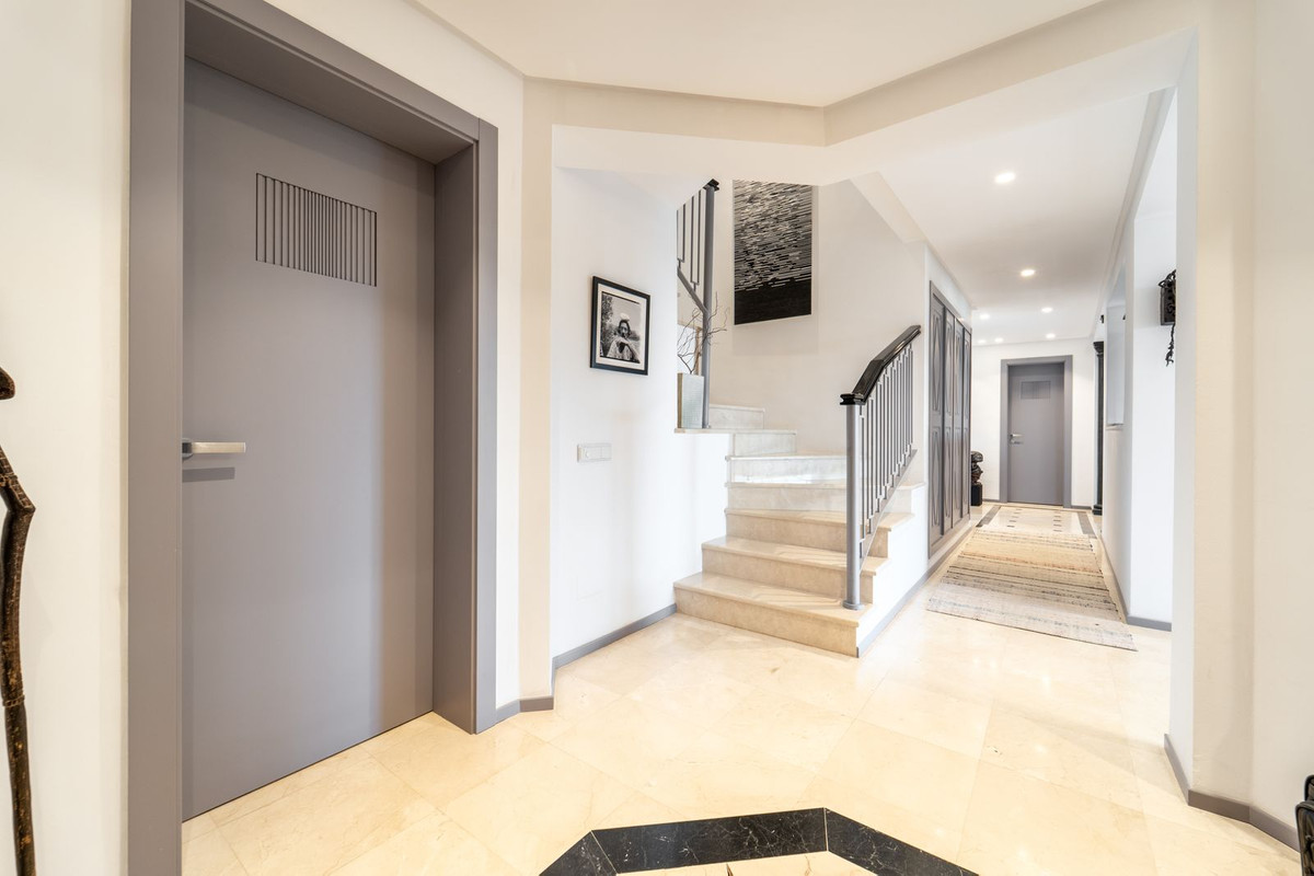 Appartement te koop in Nueva Andalucía | 5 slaapkamers H5470438