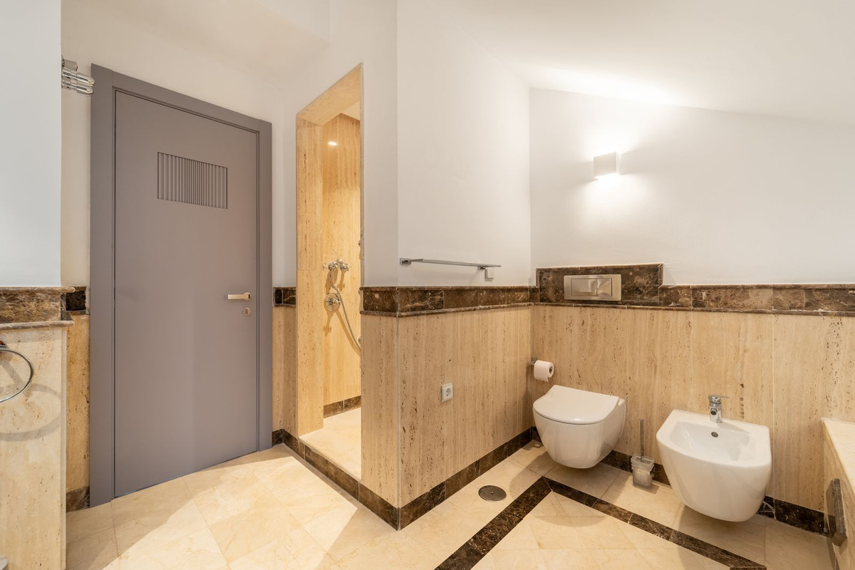 Appartement te koop in Nueva Andalucía | 5 slaapkamers H5470438