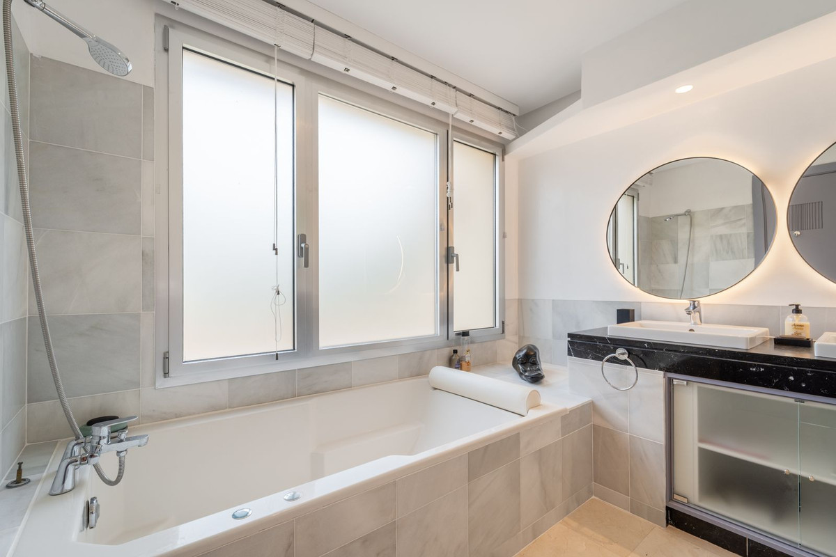 Appartement te koop in Nueva Andalucía | 5 slaapkamers H5470438