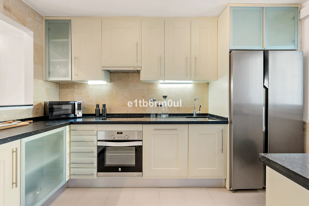 Appartement te koop in Nueva Andalucía | 2 slaapkamers H5472628